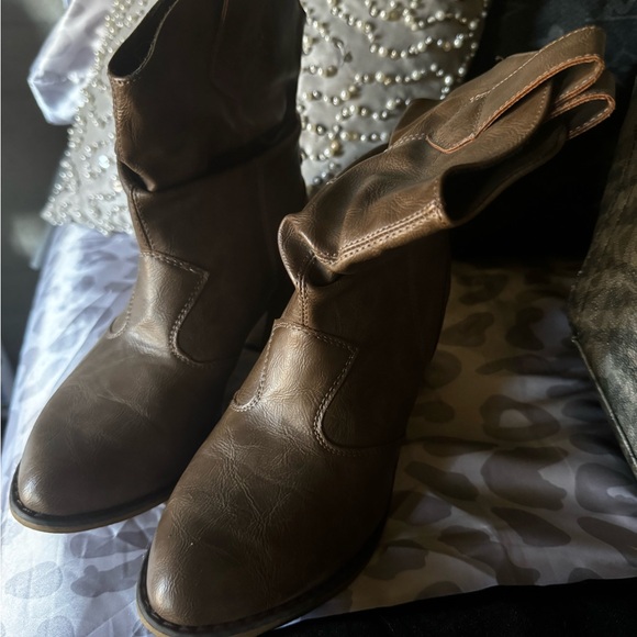 Slouched Short Cowgirl Boot Size 7 - Picture 5 of 10